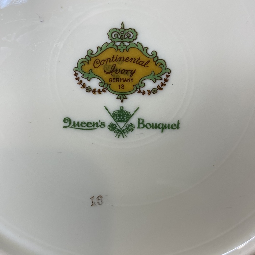 Antique Continental Ivory Germany Queens Bouquet 7.5" Plate - Picture 5 of 8